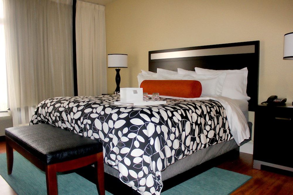 Hotel Indigo Atlanta Airport - College Park 2 Hotel Indigo Atlanta Airport - College Park 2