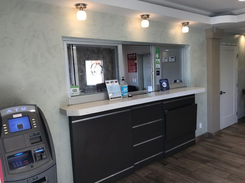 Crystal Inn & Suites 2