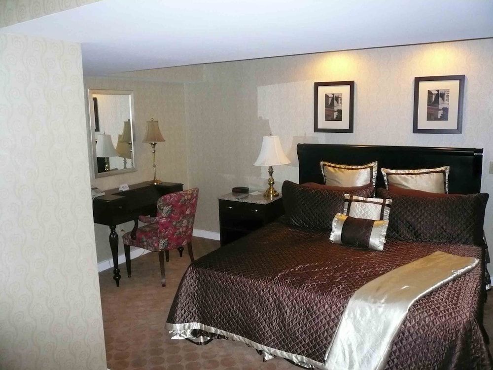 The Baron Hotel 3