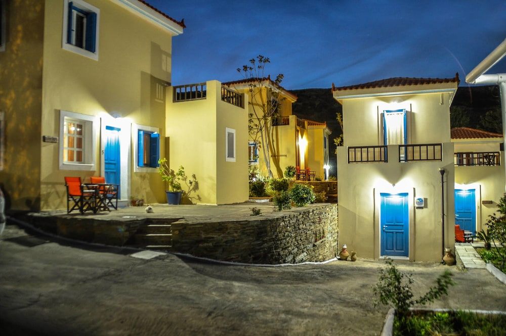 Mainades Maisonettes and Studios 2