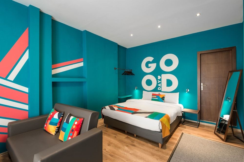 COLORS Thessaloniki Living 1