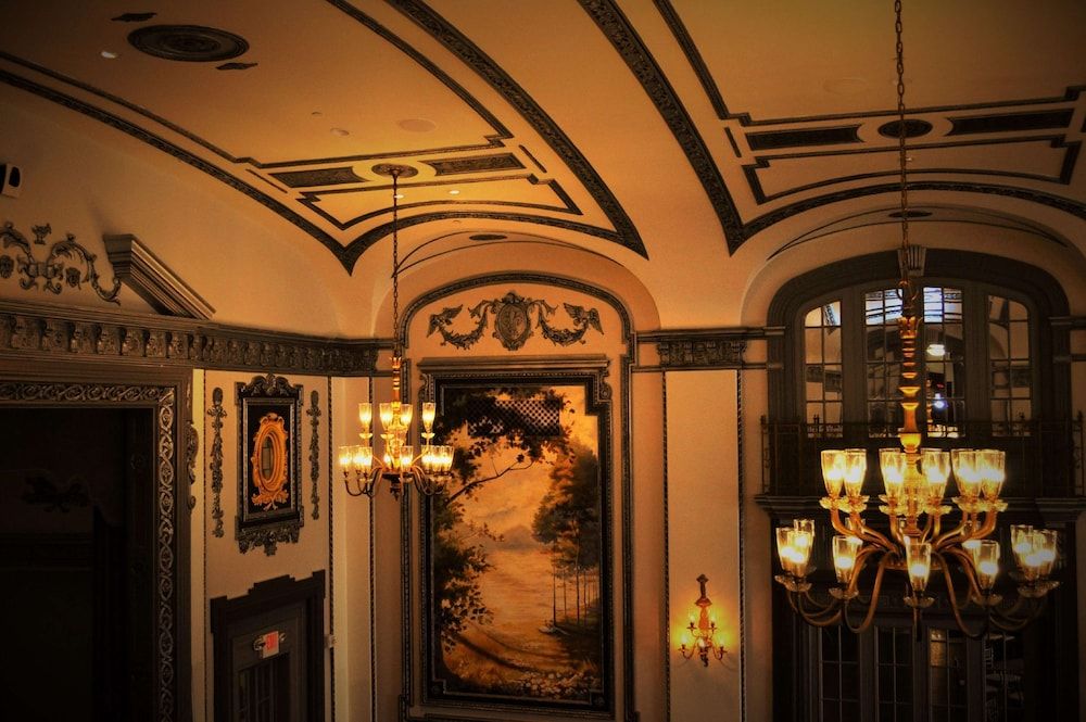 The Tudor Arms Cleveland - a DoubleTree by Hilton 3 The Tudor Arms Cleveland - a DoubleTree by Hilton 3