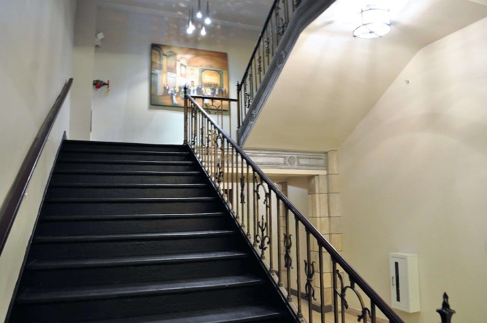 The Tudor Arms Cleveland - a DoubleTree by Hilton 2 The Tudor Arms Cleveland - a DoubleTree by Hilton 2