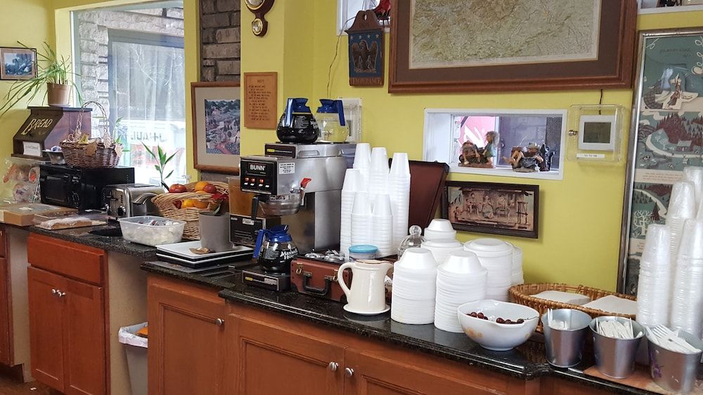 The Mountaineer Inn 2