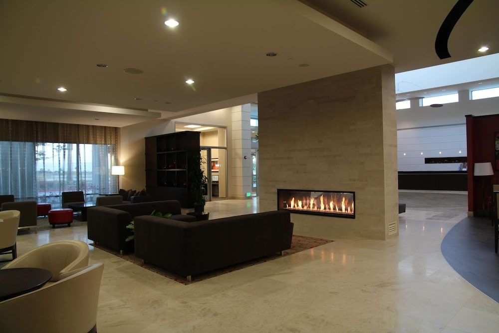 Embassy Suites by Hilton - Ontario Airport 3