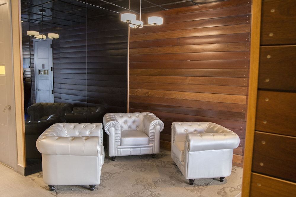 Condor Hotel 3 Condor Hotel 3