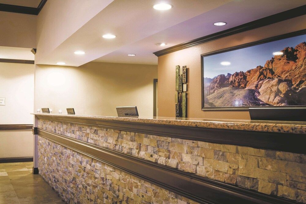 La Quinta Inn & Suites Las Vegas Airport South 2
