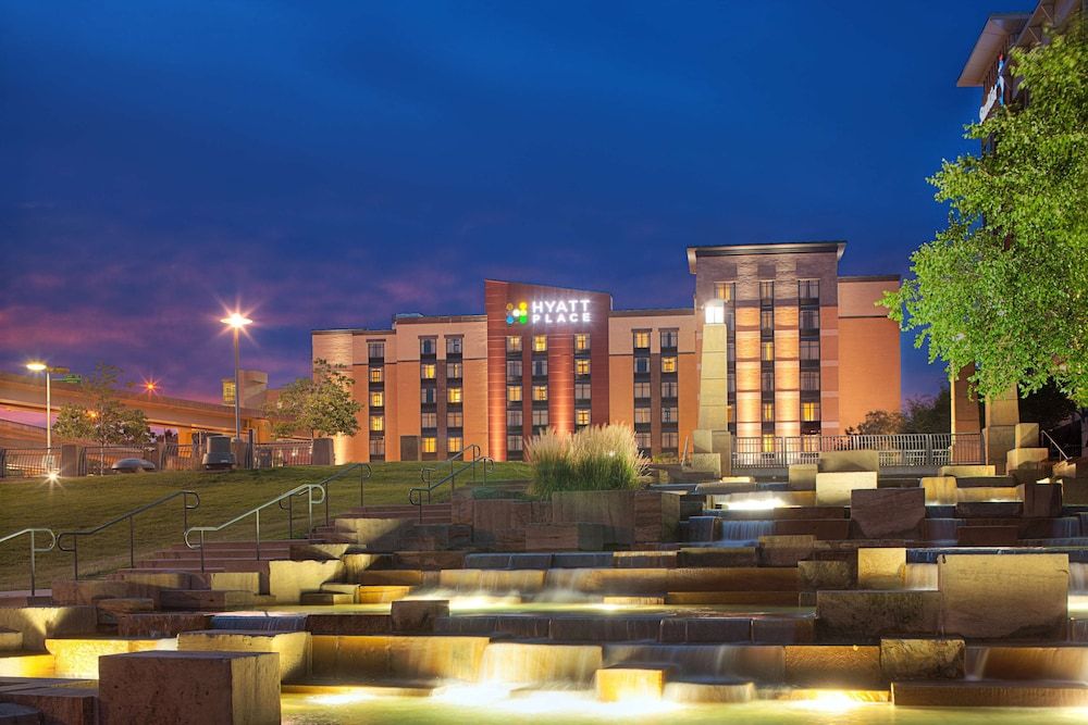 Hyatt Place Pittsburgh-North Shore 1