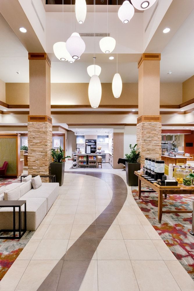 Hilton Garden Inn Milwaukee Airport 2