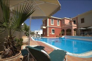 Philoxenia Apartments