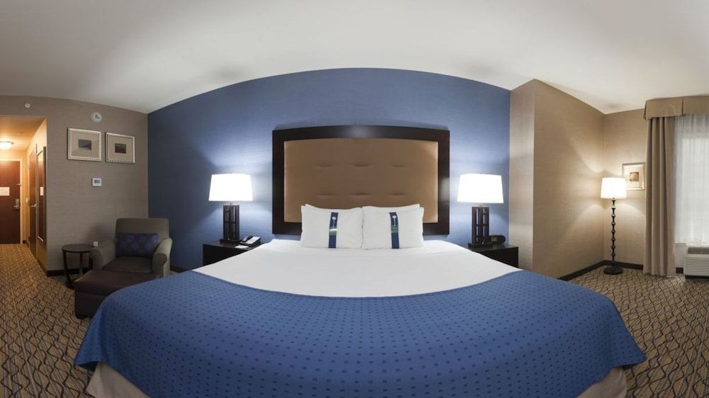 Holiday Inn Detroit Metro Airport 3 Holiday Inn Detroit Metro Airport 3