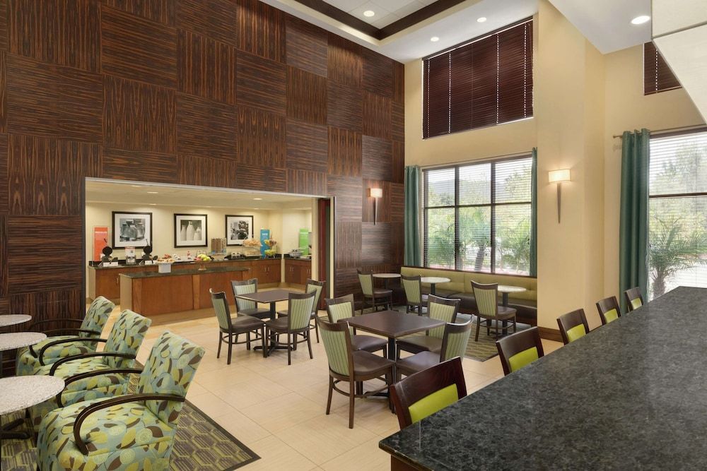 Hampton Inn & Suites Thousand Oaks, CA 2