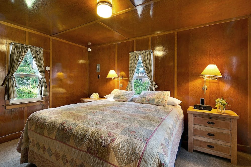 Tamarack Lodge & Resort 3