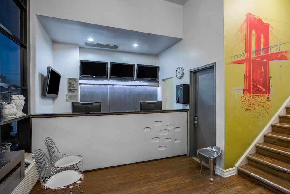 Super 8 by Wyndham Brooklyn / Park Slope Hotel 2