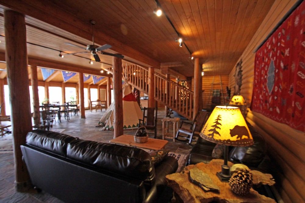 The Lodge At Lolo Hot Springs 3