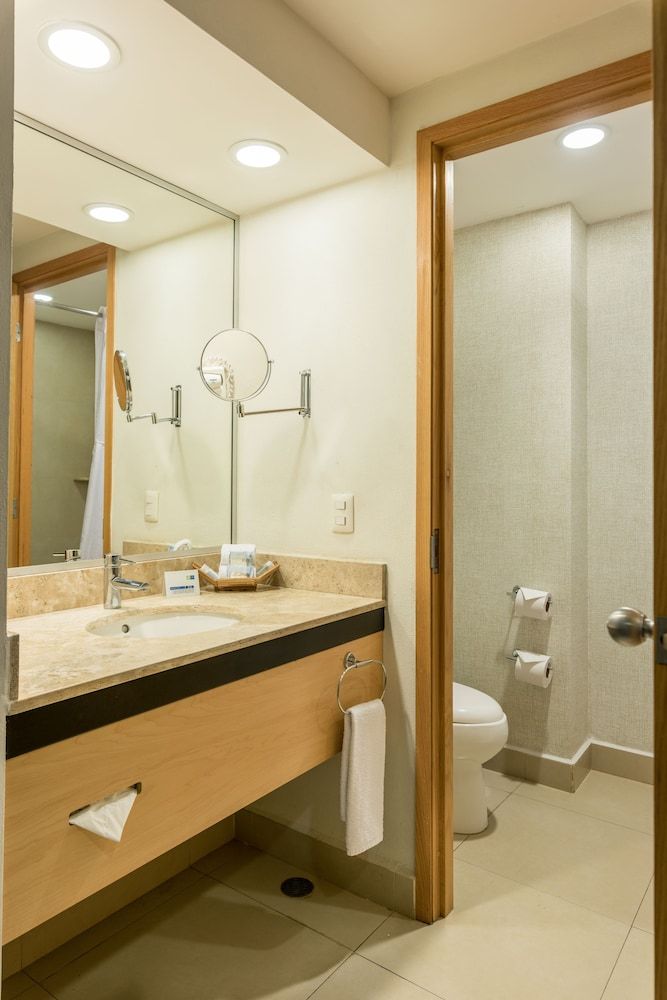 Holiday Inn Express Manzanillo 2