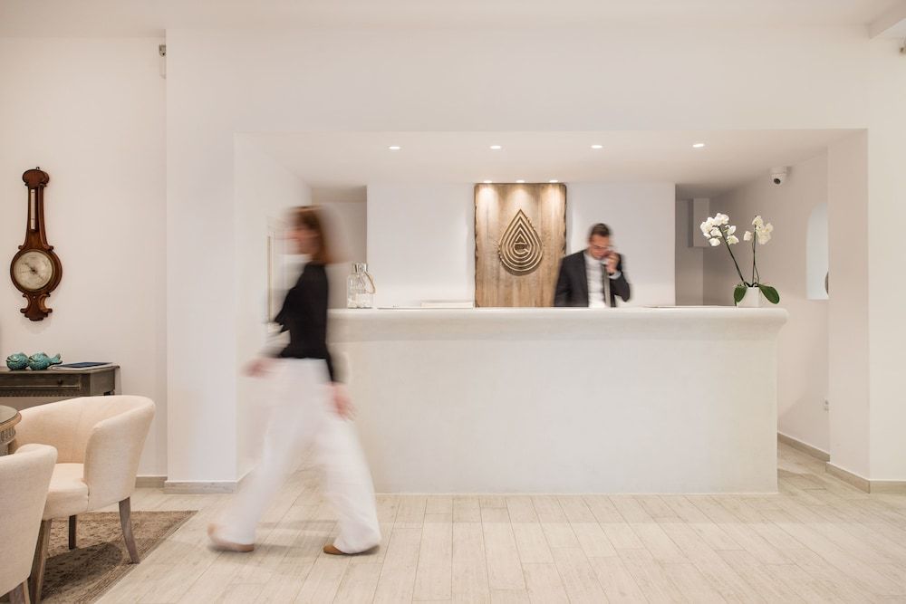 Aqua Luxury Suites 3