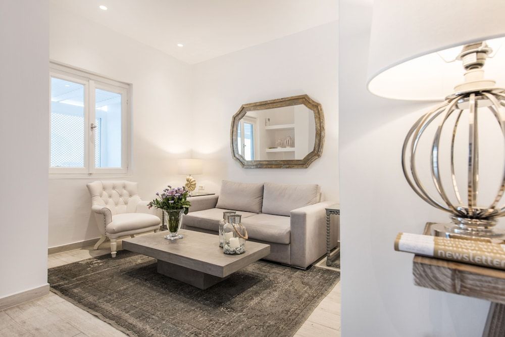 Aqua Luxury Suites 2