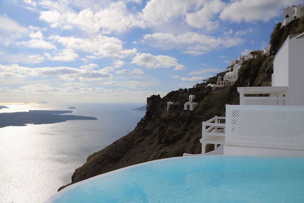 Aqua Luxury Suites 1