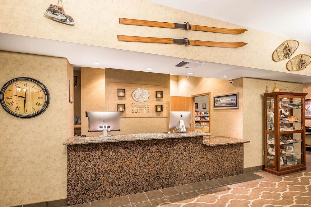 Comfort Suites Anchorage International Airport 2