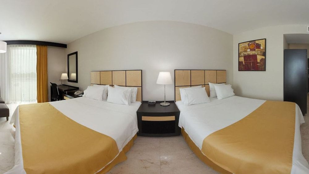 Holiday Inn Express Ciudad del Carmen 2