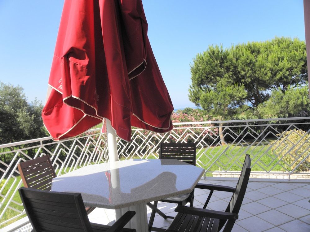 Irida Resort Suites 3