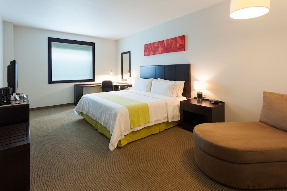 Holiday Inn Express Guadalajara Iteso 2