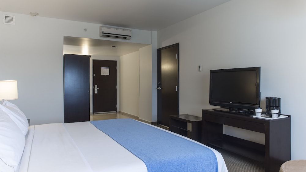 Holiday Inn Express Guadalajara Iteso 3