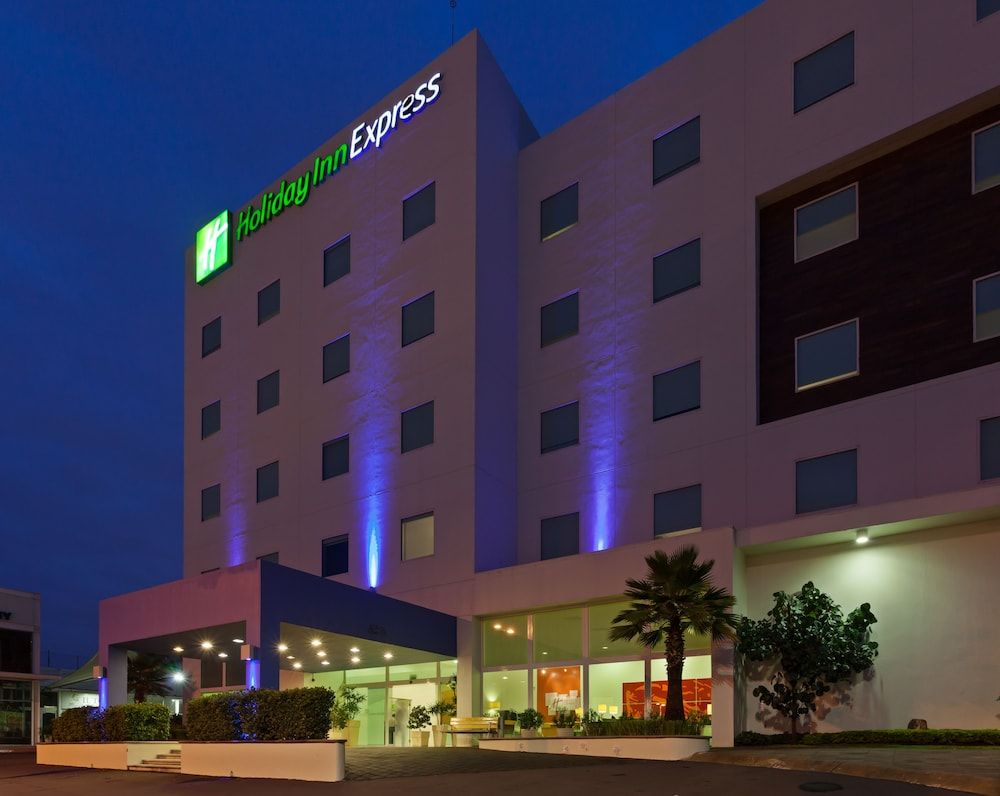 Holiday Inn Express Guadalajara Iteso 4 estrellas en Guadalajara