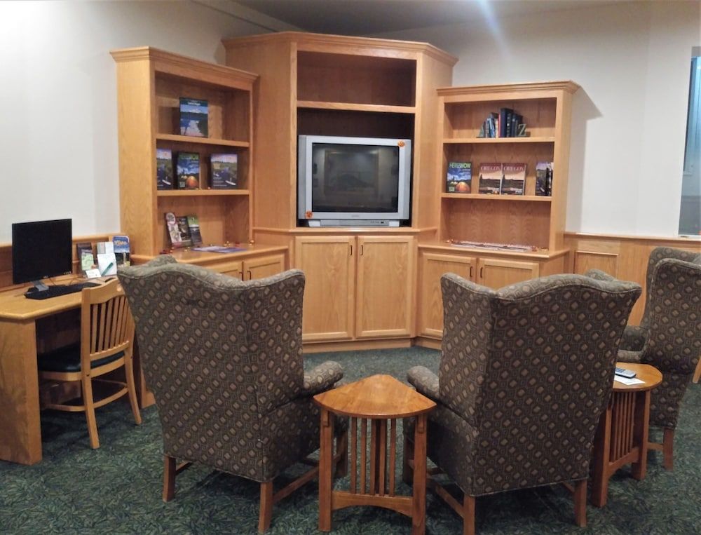 Sugarloaf Mt. Motel 2