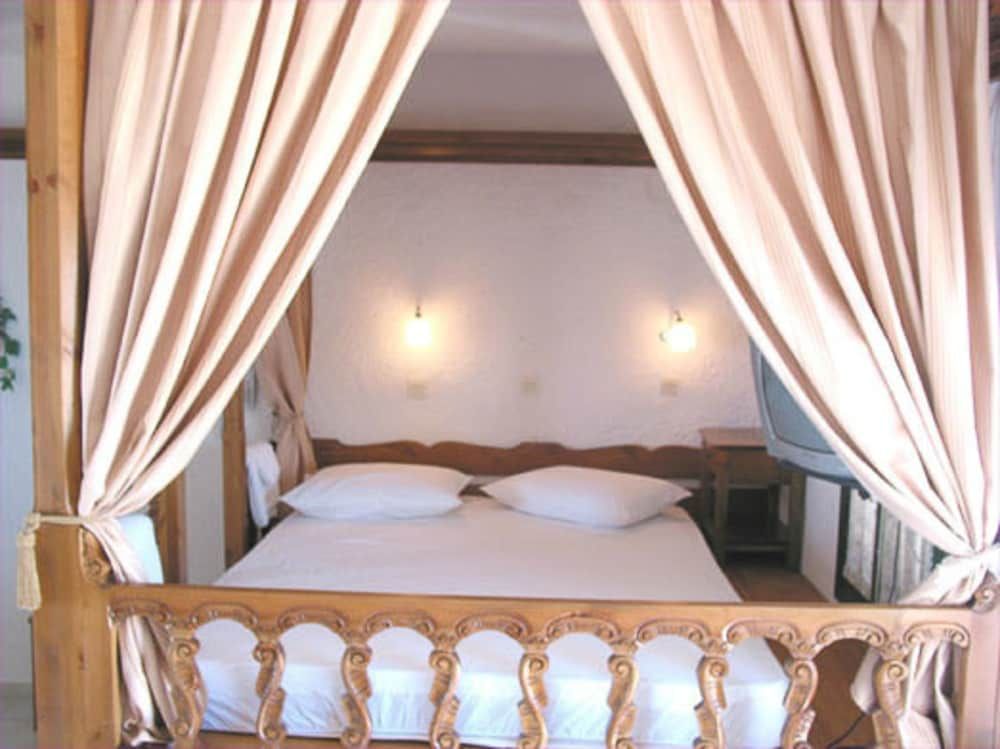 Finiki View Hotel Apartments 3