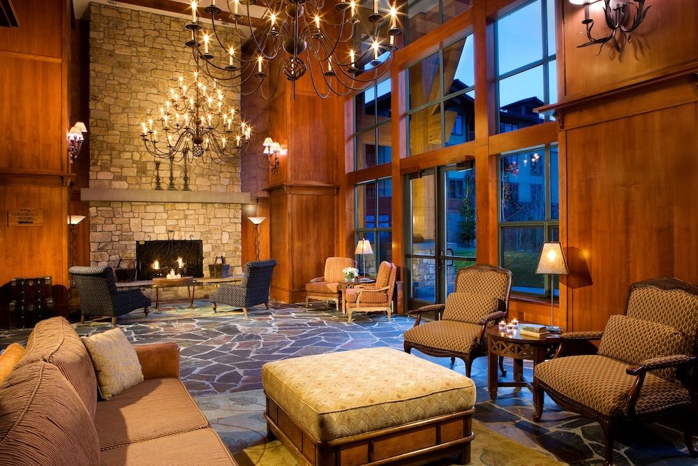 The Village Lodge Mammoth 2