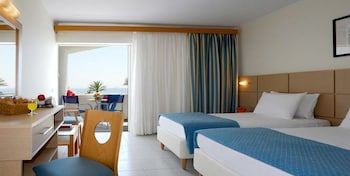 Kinetta Beach Resort and Spa 3