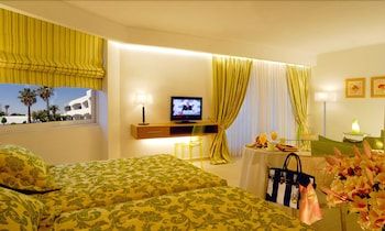 Kinetta Beach Resort and Spa 2