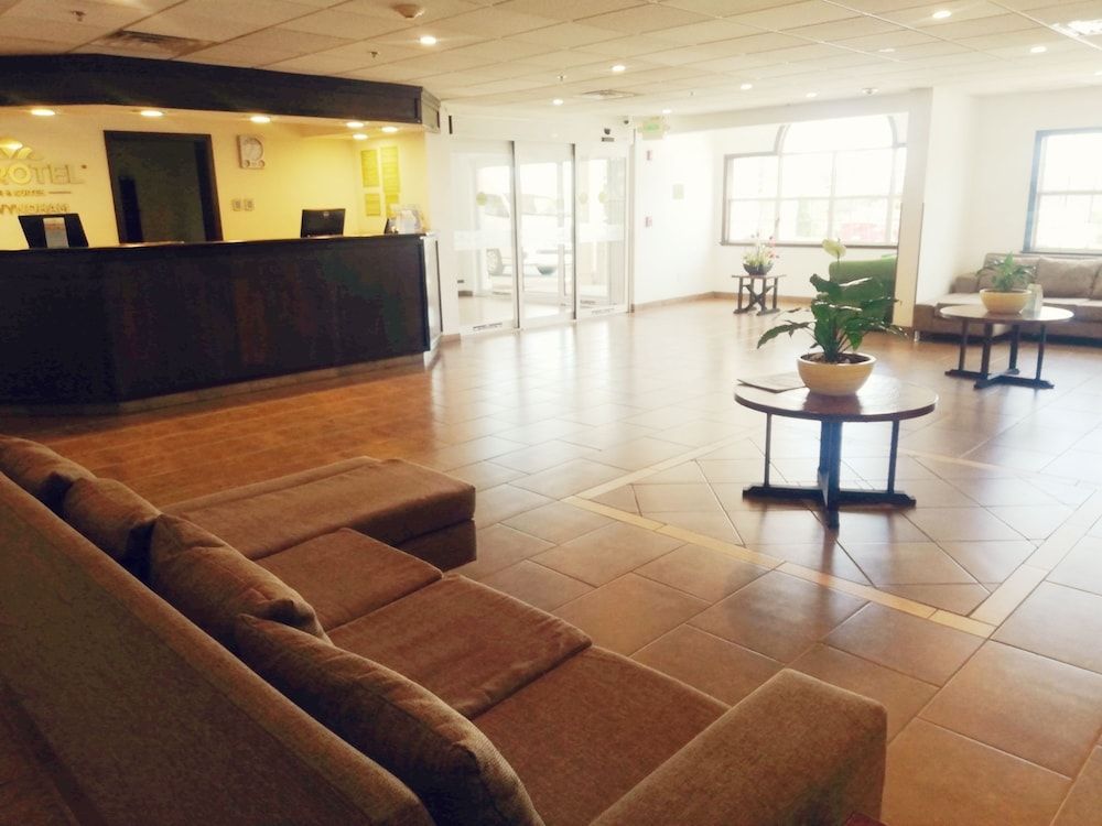 Microtel Inn & Suites By Wyndham Toluca 2