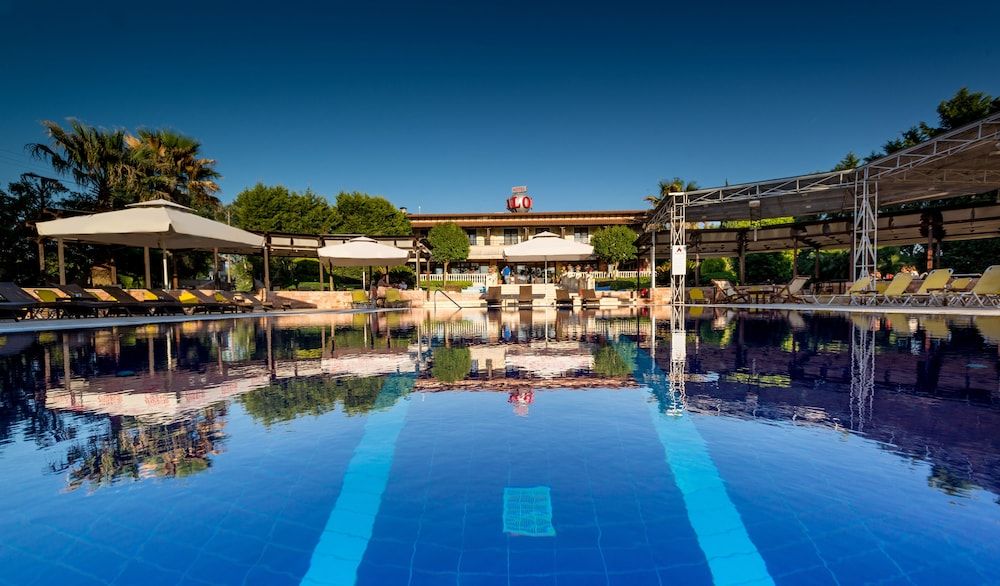 Avalon Airport Hotel Thessaloniki 4 estrellas en Thermi