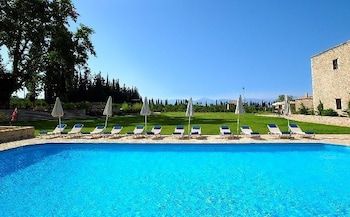 Semantron Traditional Village 4 étoiles à Aigio