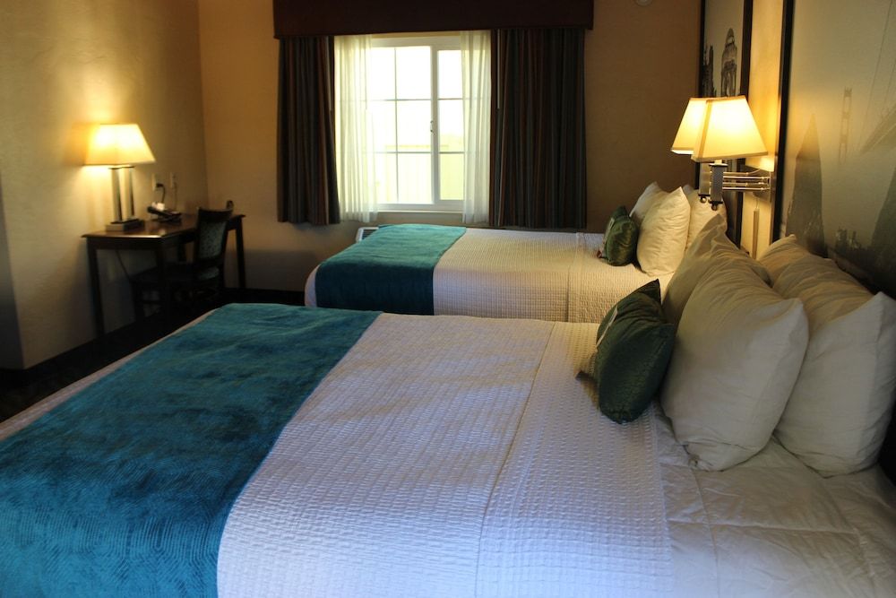 Super 8 by Wyndham Berkeley 3