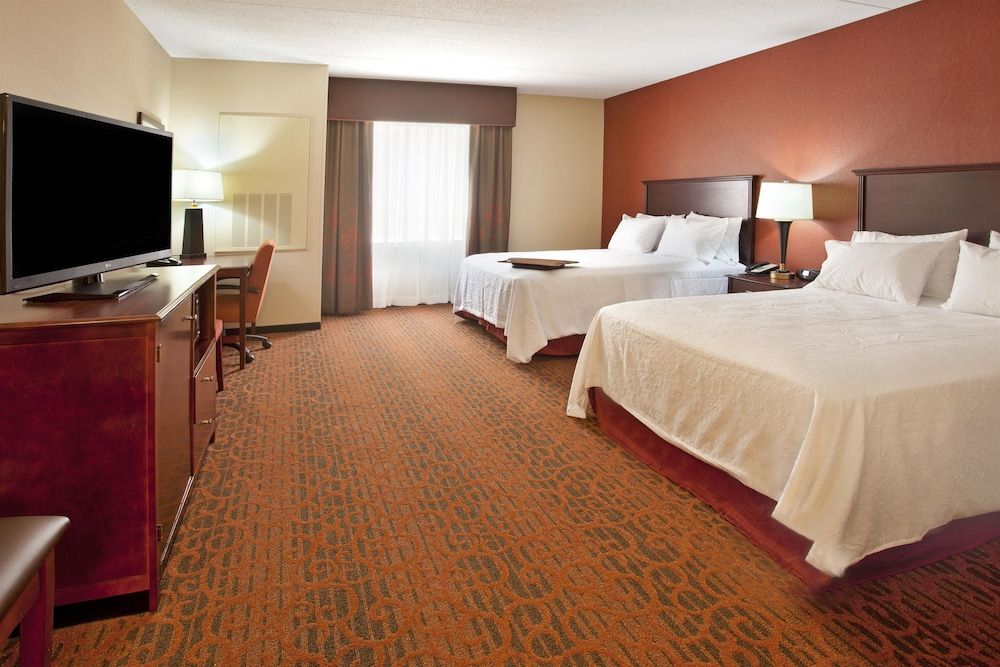 Hampton Inn & Suites MSP Airport/ Mall of America 3
