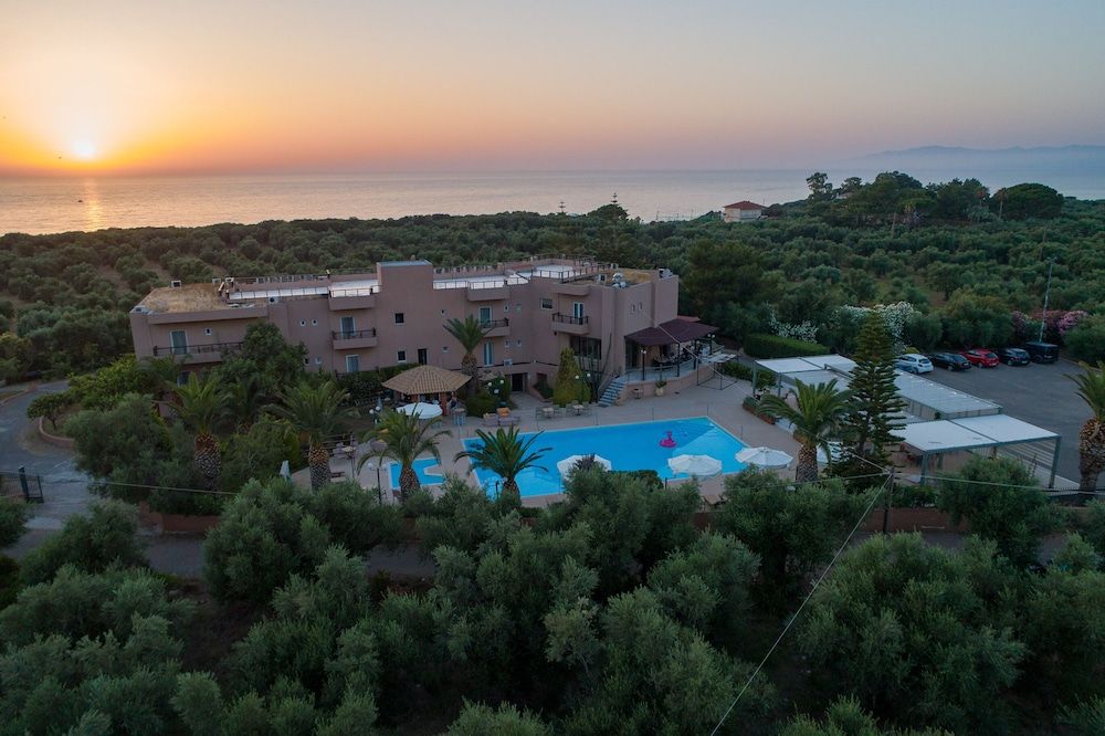 Apollo Resort Art 4 estrelas em Kyparissia