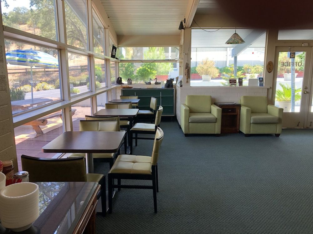 Sierra Lodge 2 estrelas em Three Rivers