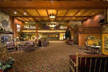 Six Flags Lodge & Indoor Waterpark - Park Access Included 2