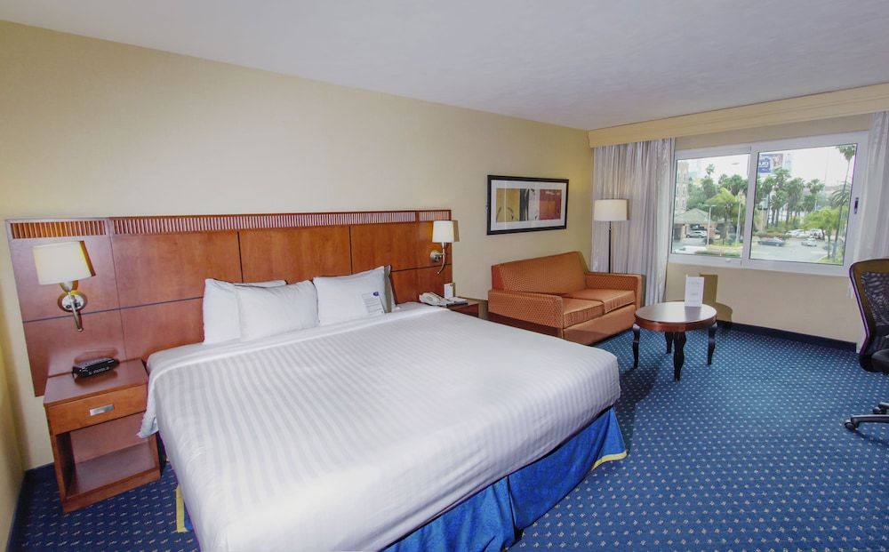 Courtyard Monterrey San Jeronimo/Valle 3