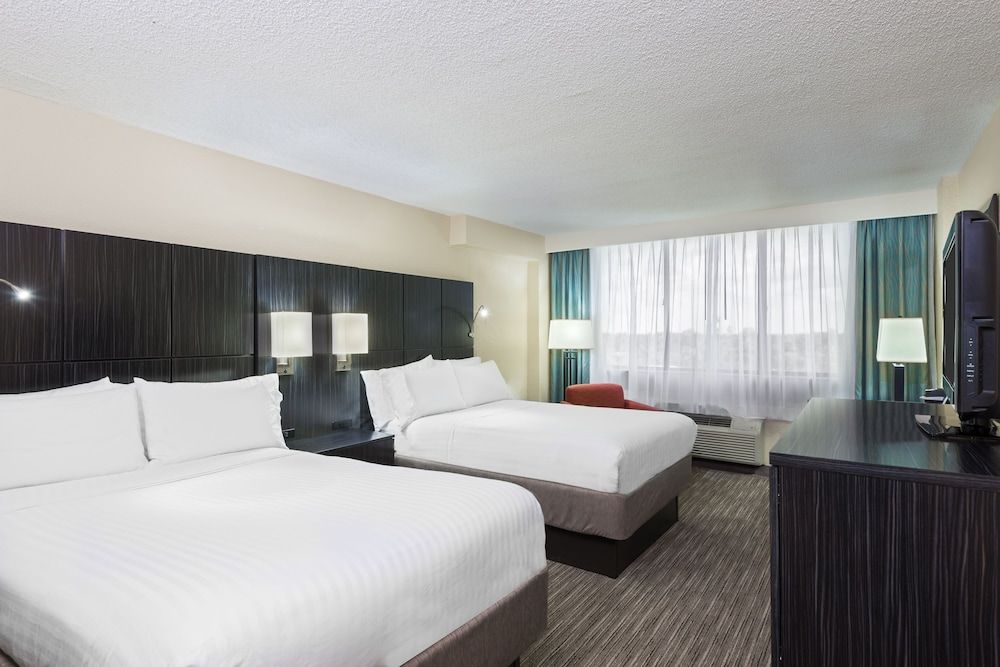 Holiday Inn Express Fort Lauderdale-Plantation 2