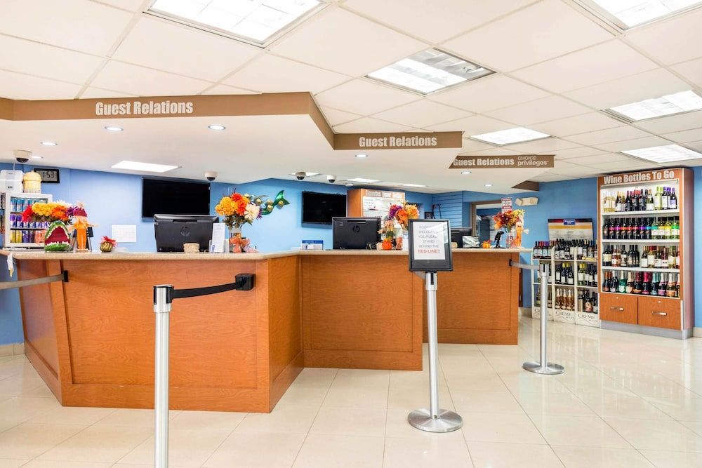 Rodeway Inn and Suites FLL Airport - Cruise Port 2