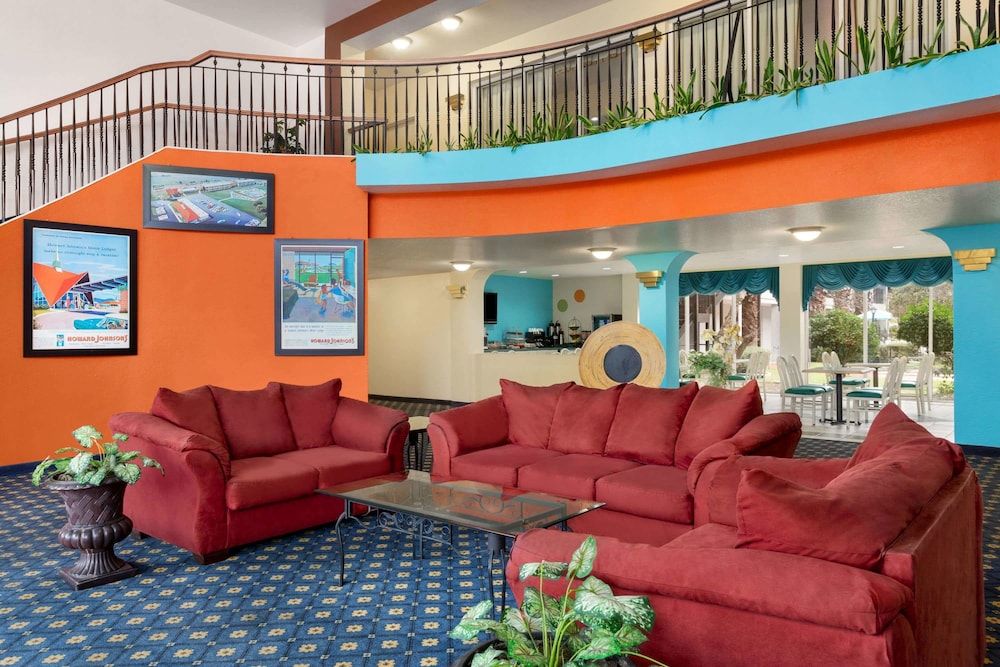Howard Johnson by Wyndham San Antonio/NW Medical Center 2