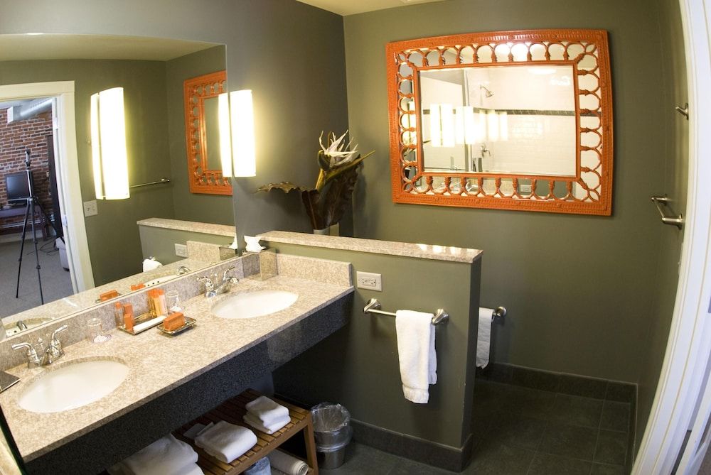 Lancaster Arts Hotel 3