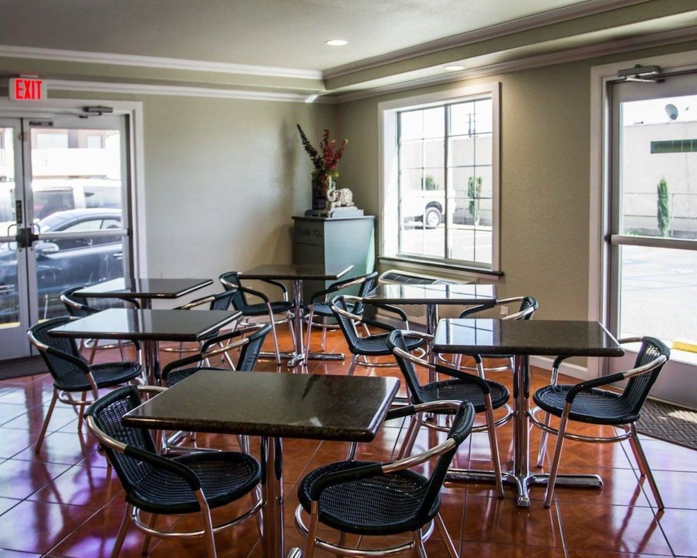 Rodeway Inn Barstow 3