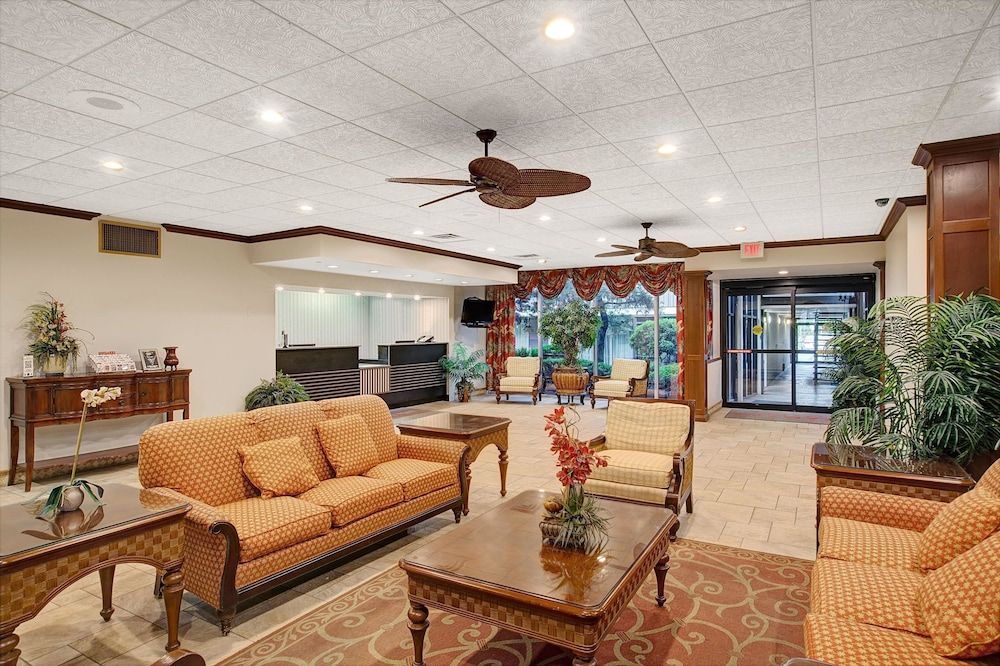 Ramada by Wyndham Wayne Fairfield Area 2