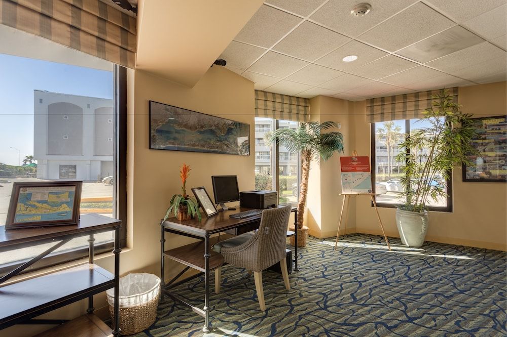 Casa Del Mar Beachfront Suites Onsite Team 2